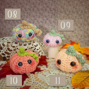 Amigurumi, figurines en crochet représentant des petites bouilles de citrouilles de toutes les couleurs avec de grands yeux, imaginés et confectionnés à la main par les Mignonstres, une marque le Rat et l’Ours.